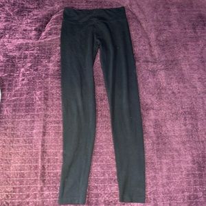 Black Kismet leggings tights active wear pants perfect shape size Small